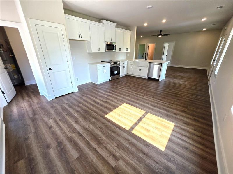 Spacious, unfurnished interior of a new home in , Dallas (Image 20).