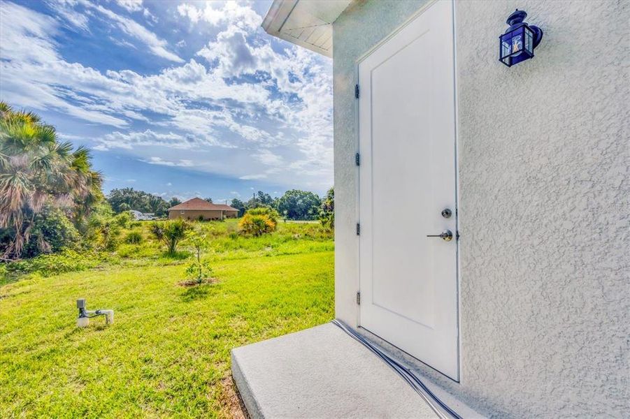 Exterior details and patio area of a home in , Port Charlotte (Image 3).