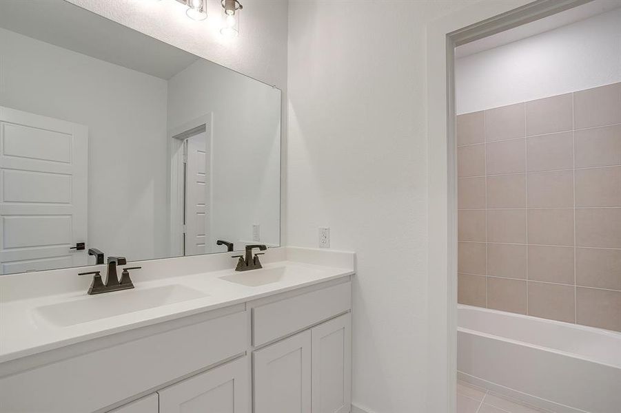 Close-up of interior finishes inside a home in Terrace Oaks, Arlington (Image 16).