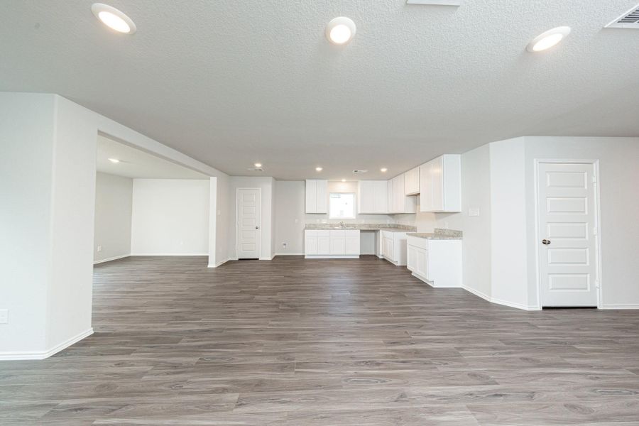 Spacious, unfurnished interior of a new home in Townsend Reserve, Splendora (Image 15).