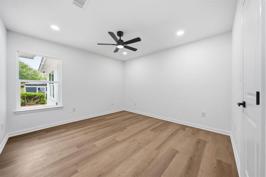 Spacious, unfurnished interior of a new home in , Hillsboro (Image 20).