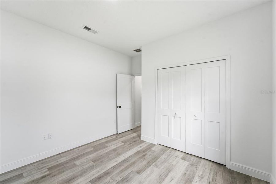 Spacious, unfurnished interior of a new home in , Ocala (Image 15).