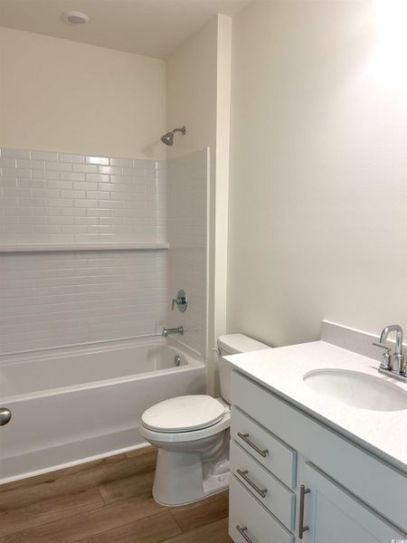 Furnished interior view inside a new home in Edgefield, Loris (Image 8).