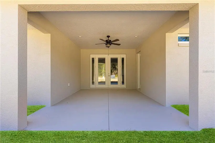 Exterior details and patio area of a home in , Dunnellon (Image 3). Exterior details and patio area of a home in , Dunnellon (Image 3).