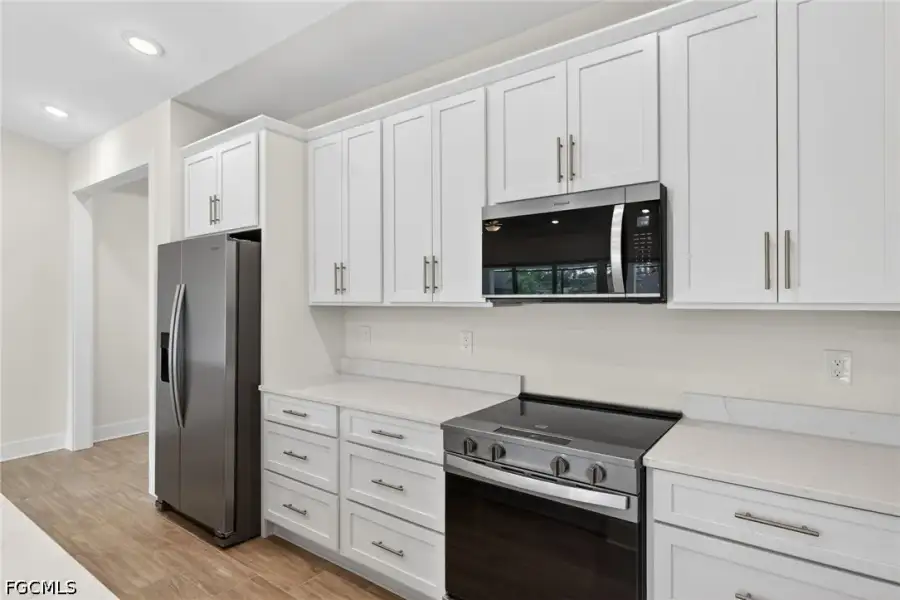 Furnished interior view inside a new home in Cape Coral, Cape Coral (Image 14).