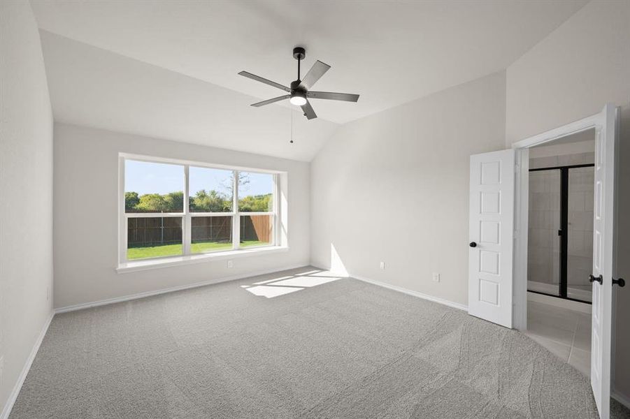 Spacious, unfurnished interior of a new home in Summer Crest, Fort Worth (Image 32).