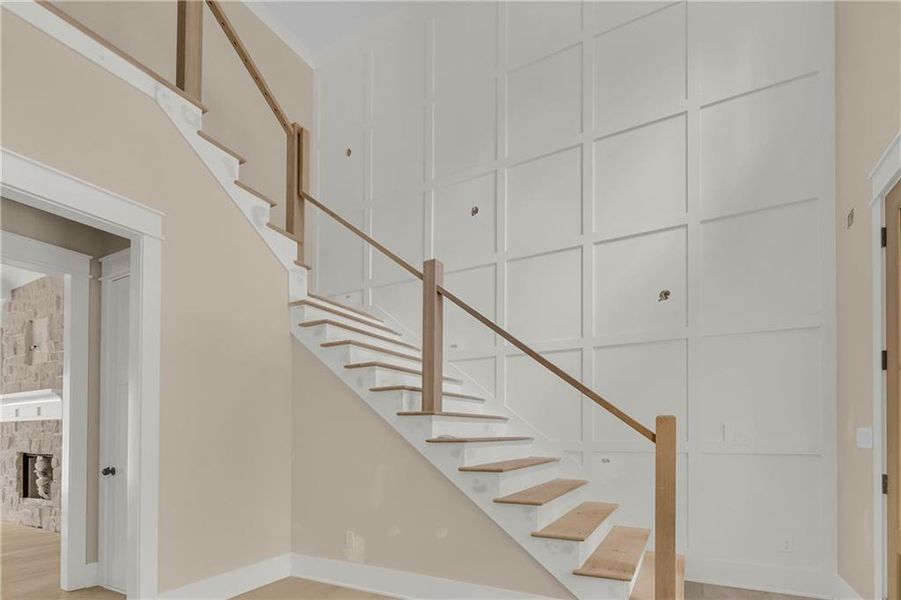 Spacious, unfurnished interior of a new home in , Bishop (Image 27).