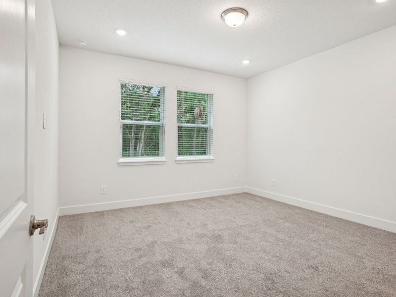 Spacious, unfurnished interior of a new home in Ridgehaven - Signature Series, Ormond Beach (Image 11).