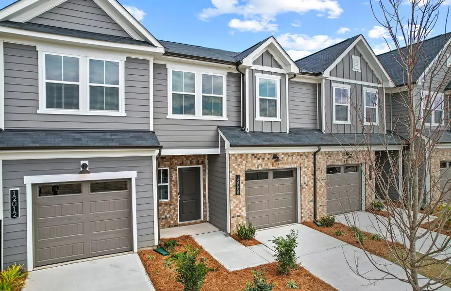 Front exterior of a new home in Mallard Park, Charlotte, NC, highlighting curb appeal (Image 25).