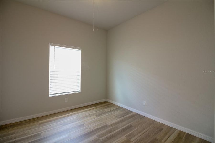 Spacious, unfurnished interior of a new home in , Sebring (Image 10).