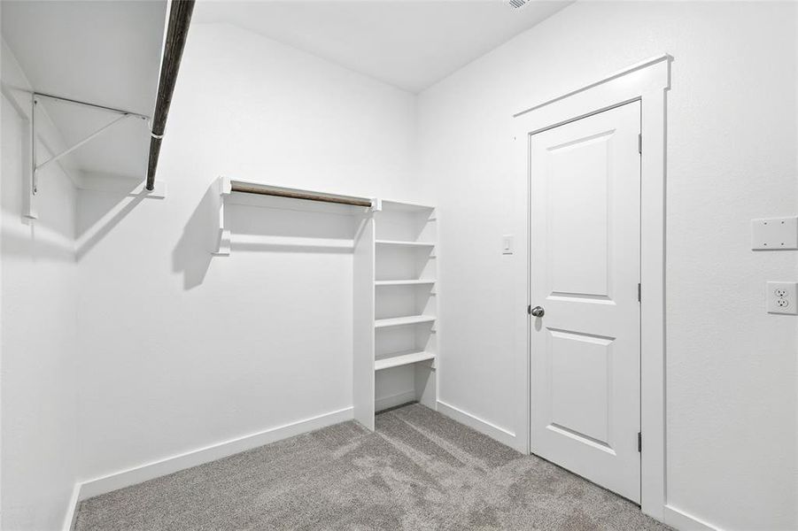 Furnished interior view inside a new home in Simpson Crossing, McKinney (Image 7).