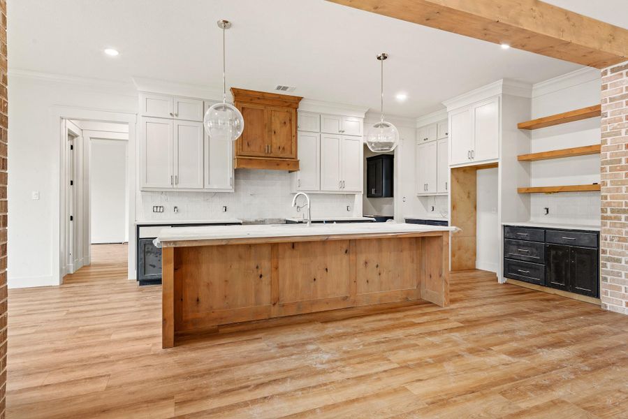 Furnished interior view inside a new home in , Bryan (Image 7).