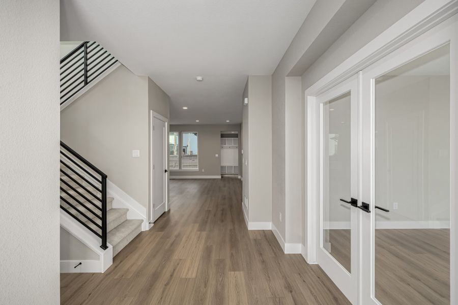 Spacious, unfurnished interior of a new home in West Grange, Longmont (Image 29).