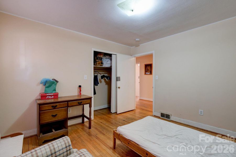 Furnished interior view inside a new home in , Pageland (Image 16).