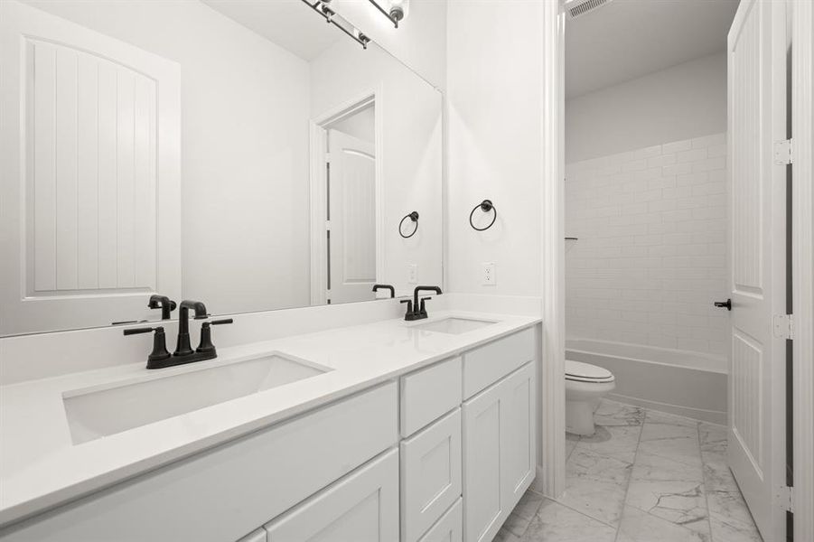 Furnished interior view inside a new home in Windmill Creeks, Weatherford (Image 9).