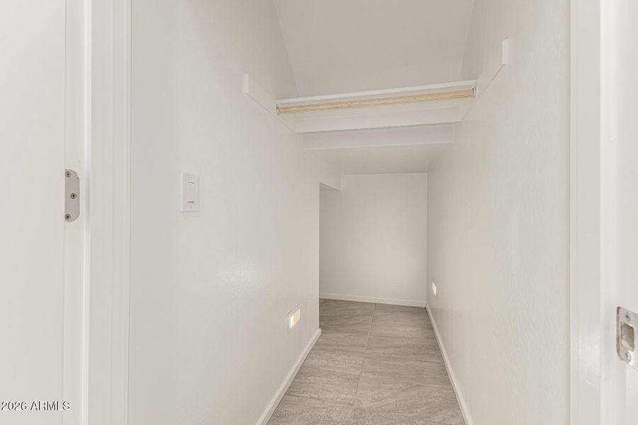 18 - Crescent Moon 46800