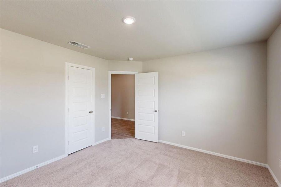 Spacious, unfurnished interior of a new home in Meadow Park, Ponder (Image 29). Spacious, unfurnished interior of a new home in Meadow Park, Ponder (Image 29).