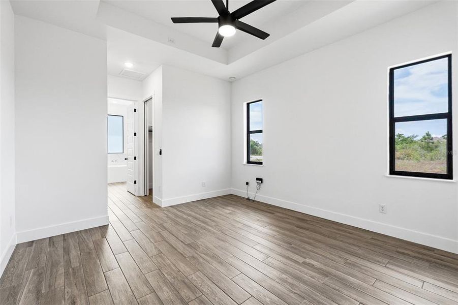 Spacious, unfurnished interior of a new home in , Port Charlotte (Image 18).