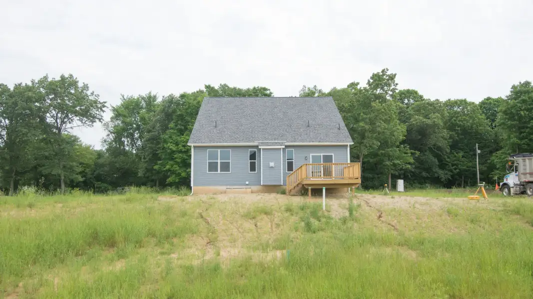 Representative exterior details of a home built from the The Abington by Norfolk Homes in Offsite Builds Southern Michigan, Ann Arbor (Image 41).