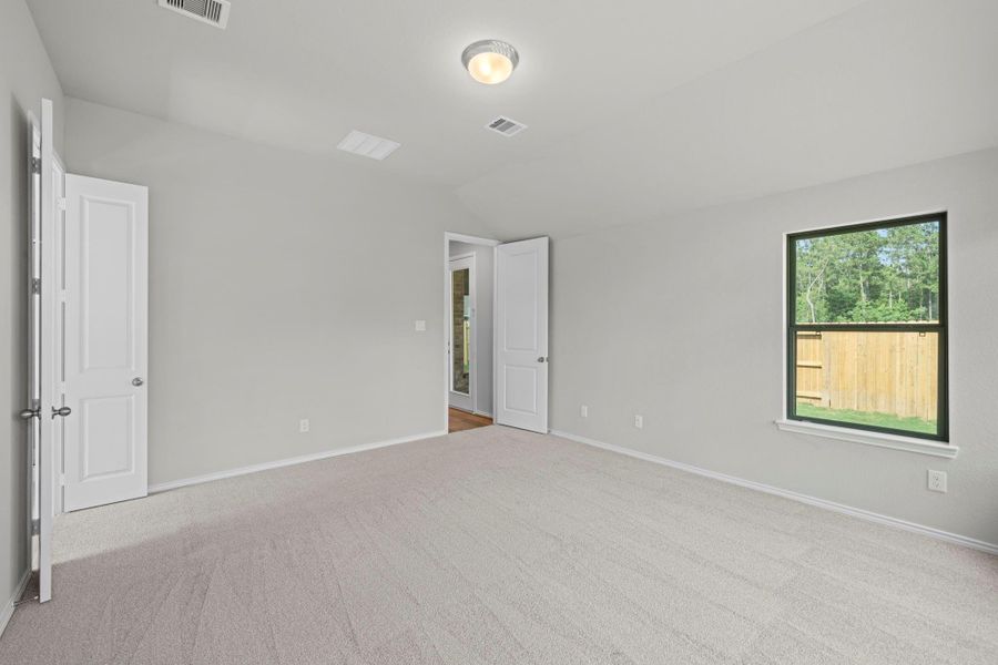 Spacious, unfurnished interior of a new home in The Trails, New Caney (Image 21).