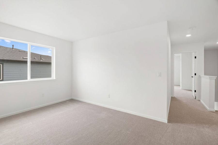 Spacious, unfurnished interior of a new home in Sky Ranch, Watkins (Image 20).