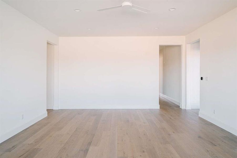 Spacious, unfurnished interior of a new home in , Aledo (Image 28).