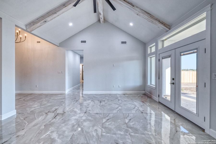 Spacious, unfurnished interior of a new home in , Uvalde (Image 31).