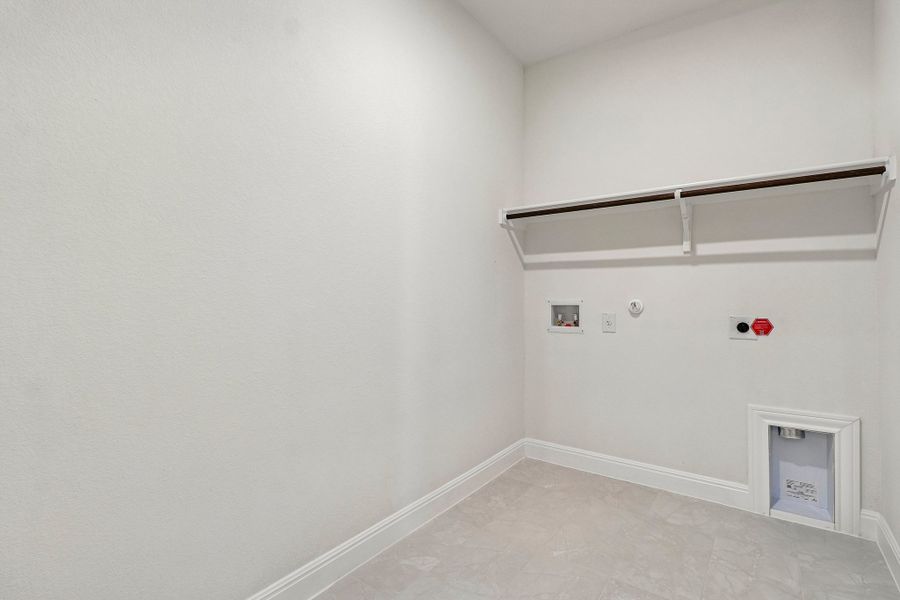 Spacious, unfurnished interior of a new home in Porter Country, Buda (Image 12). Spacious, unfurnished interior of a new home in Porter Country, Buda (Image 12).