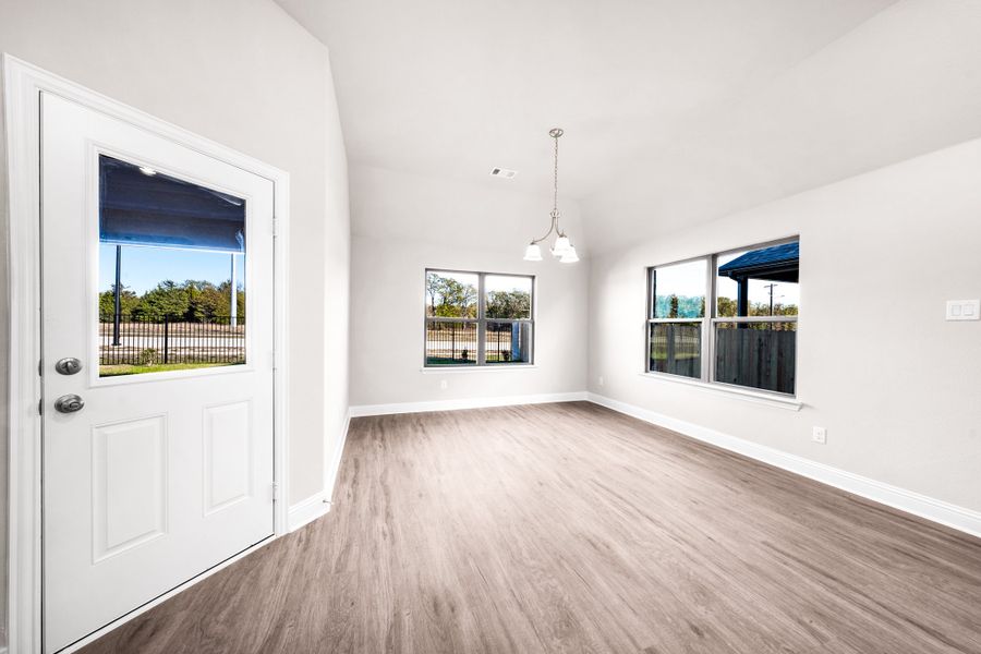 Spacious, unfurnished interior of a new home in Forest Ridge Estates, Greenville (Image 15).