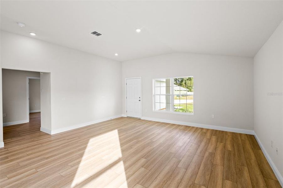 Spacious, unfurnished interior of a new home in SummerCrest, Ocala (Image 15).