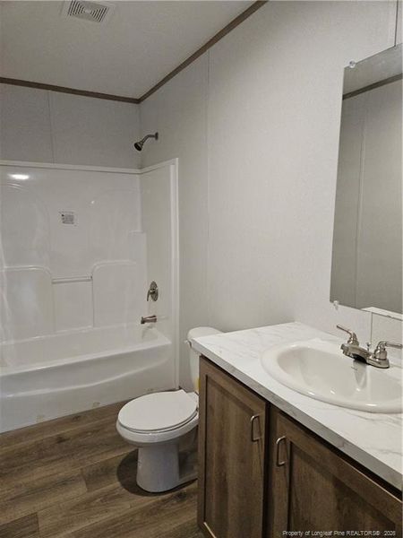 Hall Bathroom - Tub Shower Combo Hall Bathroom - Tub Shower Combo