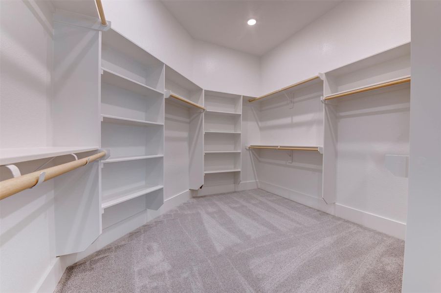 Spacious, unfurnished interior of a new home in , Houston (Image 22).