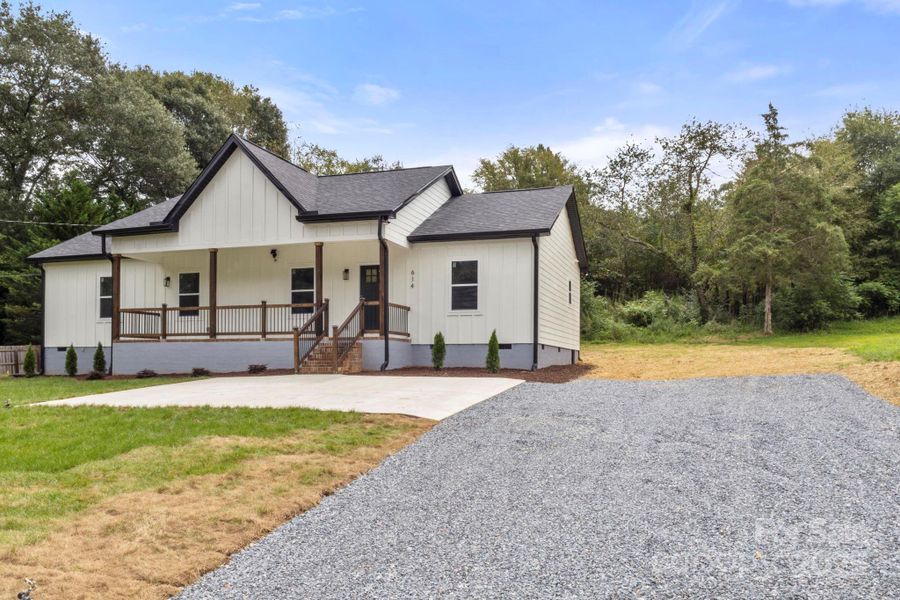 Front exterior of a new home in , Dallas, NC, highlighting curb appeal (Image 2). Front exterior of a new home in , Dallas, NC, highlighting curb appeal (Image 2).