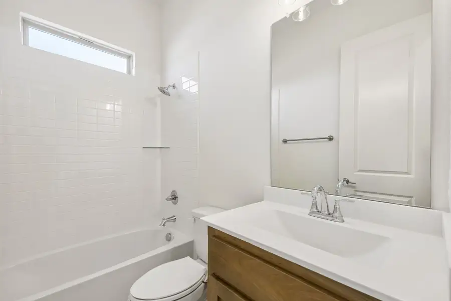 Furnished interior view inside a new home in Sheppard's Place, Waxahachie (Image 12).