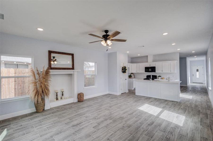 Spacious, unfurnished interior of a new home in , Fort Worth (Image 18).