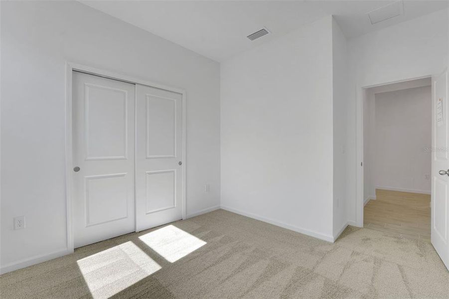 Spacious, unfurnished interior of a new home in Willowbrook North, Winter Haven (Image 32).