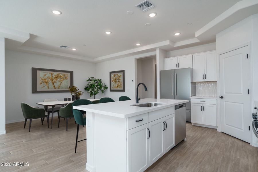 4VS) KITCHEN TO DINING