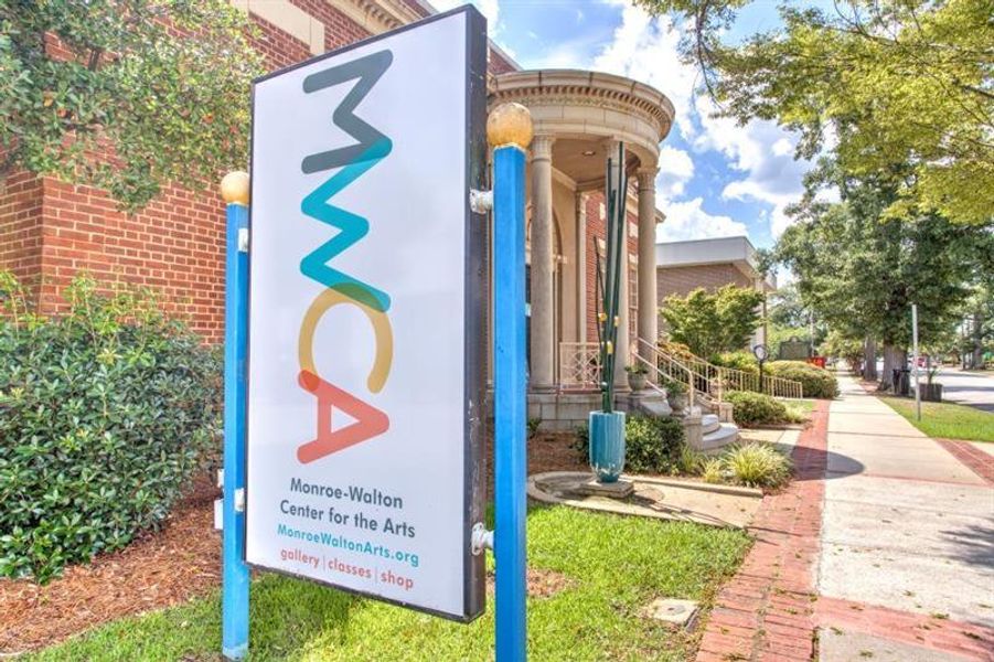 Image 52 of a home in Pinegate.