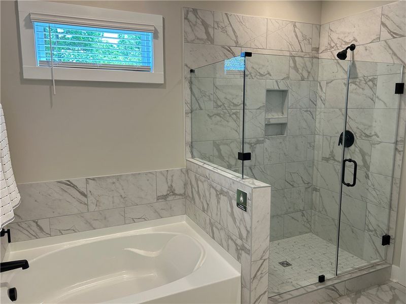 Furnished interior view inside a new home in Edwards Ridge, Central (Image 18).