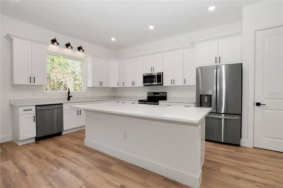 Furnished interior view inside a new home in , Dunnellon (Image 13).
