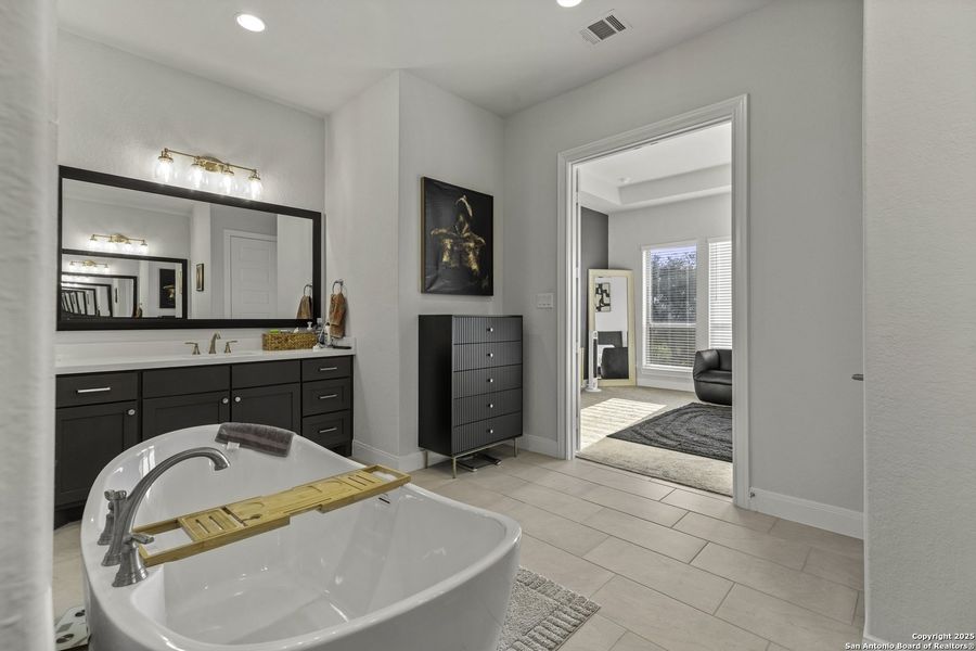 Furnished interior view inside a new home in Megan's Landing 1/2 Acre, San Antonio (Image 6). Furnished interior view inside a new home in Megan's Landing 1/2 Acre, San Antonio (Image 6).