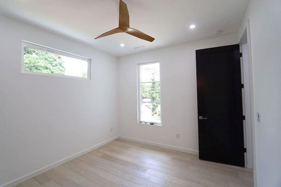 Spacious, unfurnished interior of a new home in , Scottdale (Image 19).