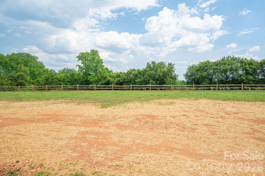 Image 43 of a home in .