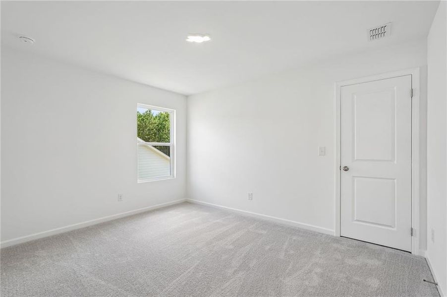 Spacious, unfurnished interior of a new home in Heritage River, Euharlee (Image 34).