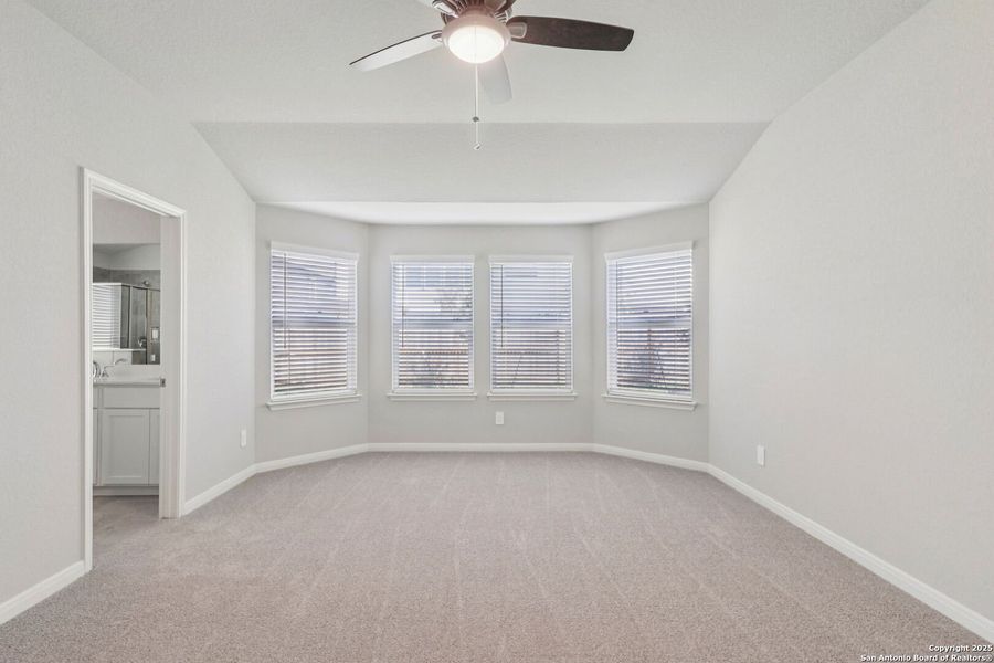 Spacious, unfurnished interior of a new home in Estancia Ranch - Premier Series, San Antonio (Image 29).