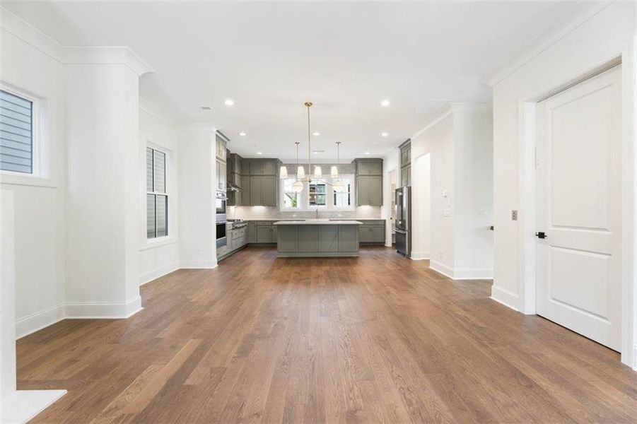 Spacious, unfurnished interior of a new home in , Alpharetta (Image 24). Spacious, unfurnished interior of a new home in , Alpharetta (Image 24).