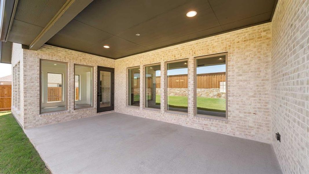 Spacious, unfurnished interior of a new home in Terraces 72', Rockwall (Image 15). Spacious, unfurnished interior of a new home in Terraces 72', Rockwall (Image 15).