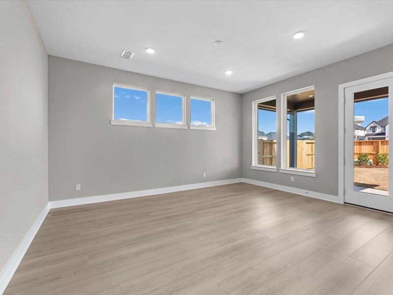 Spacious, unfurnished interior of a new home in Pecan Ridge, Fulshear (Image 19).