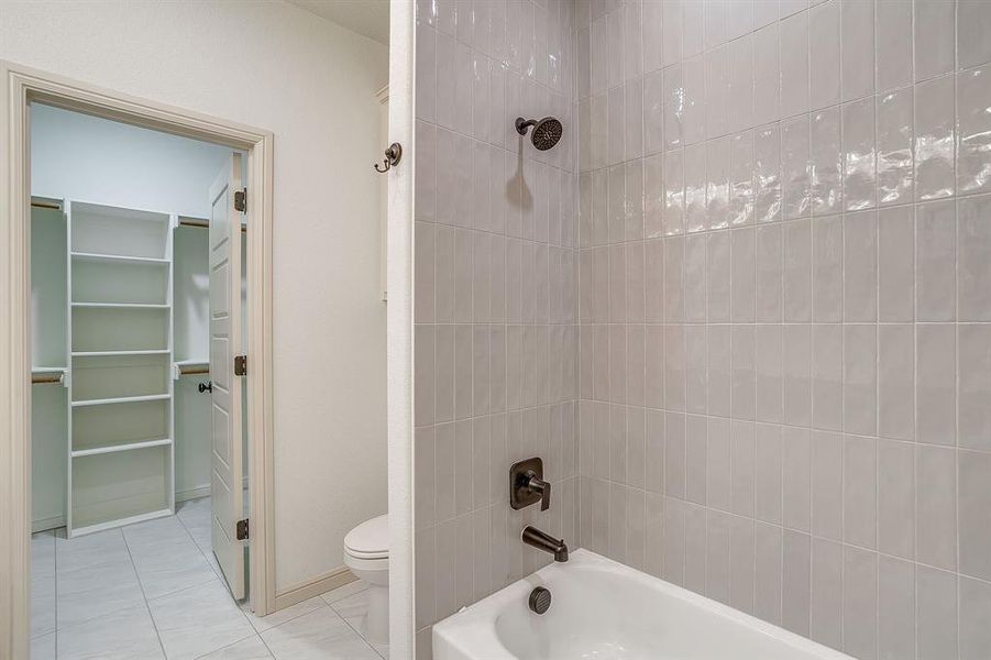 Furnished interior view inside a new home in , Granbury (Image 10). Furnished interior view inside a new home in , Granbury (Image 10).