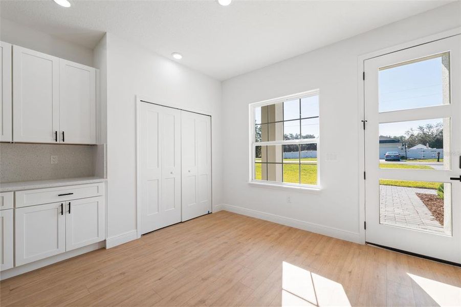 Spacious, unfurnished interior of a new home in , Ocala (Image 27).